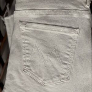 MOTHER The Insider Crop Fray Jeans